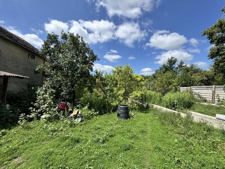 Casă individuală cu 4 camere cu Canalizare în Ruși