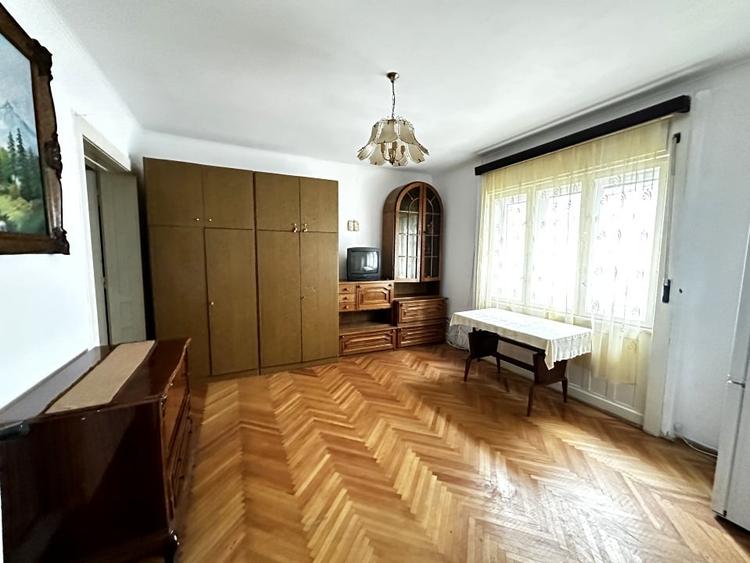 Casă individuală cu 4 camere cu Canalizare în Central