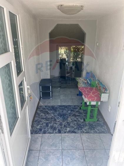 Casă individuală cu 4 camere cu Teren 1071 Mp în Mălăeștii de Jos