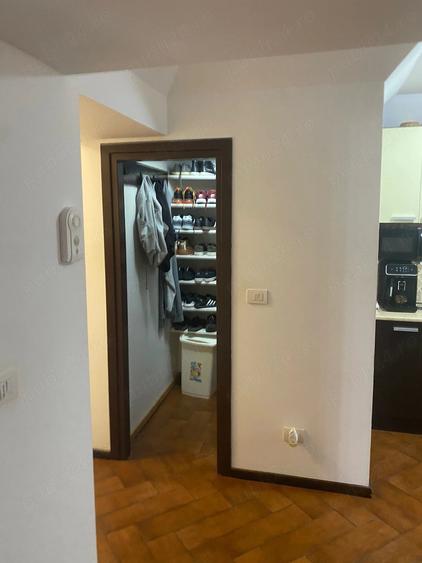 Apartament cu 3 camere decomandat în Exterior Vest