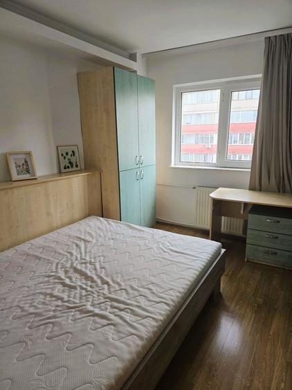 Apartament cu 2 camere semidecomandat, mobilat în Tineretului