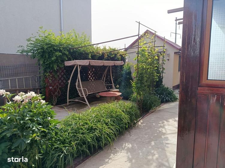 Casă cu 4 camere în Cazasu