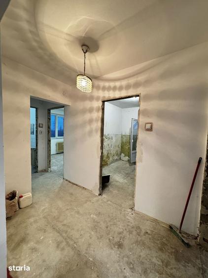 Apartament cu 3 camere decomandat în Decebal