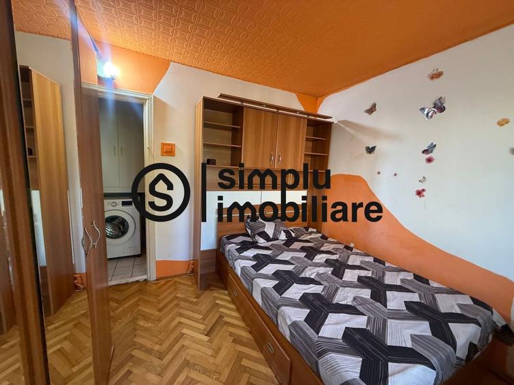 Apartament cu 3 camere semidecomandat, mobilat în Craiovița Nouă