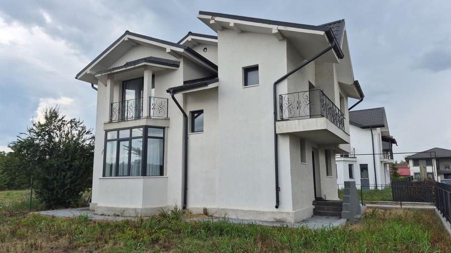 Casă cu 4 camere cu Teren 360 Mp în Snagov