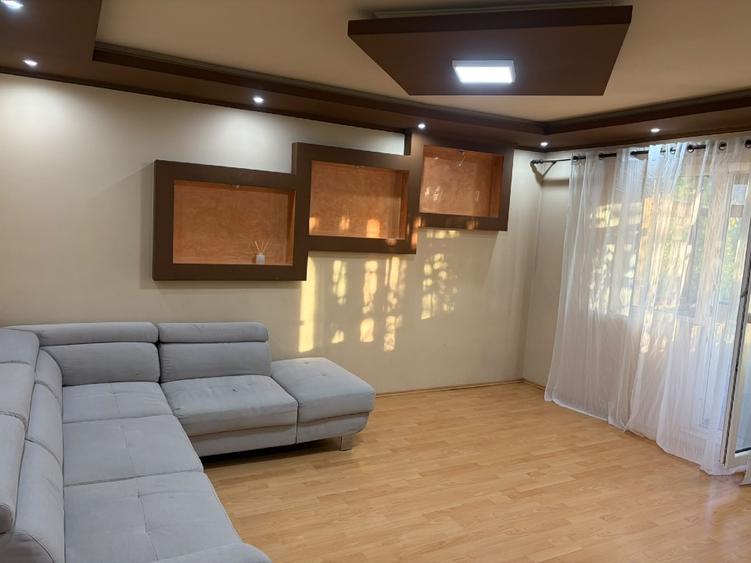 Apartament cu 3 camere decomandat în Rogerius