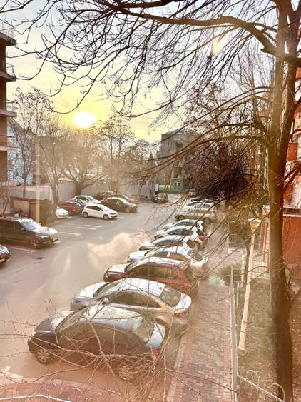 Apartament cu 3 camere decomandat în Calea Călărașilor