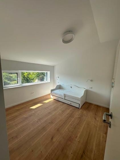 Casă pasivǎ cu 3 dormitoare de închiriat, grădină și piscină comună PRIMA CHIRIE - 12
