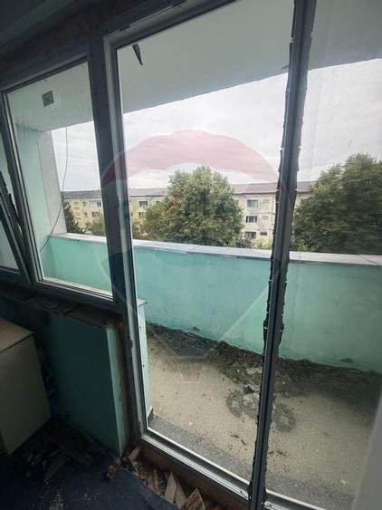Apartament cu 2 camere semidecomandat în Săsar
