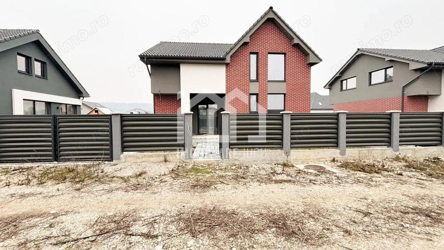 Casă cu 4 camere cu Teren 350 Mp în Jucu