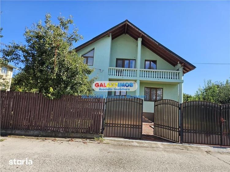 Casă cu 6 camere cu Teren 400 Mp în Central