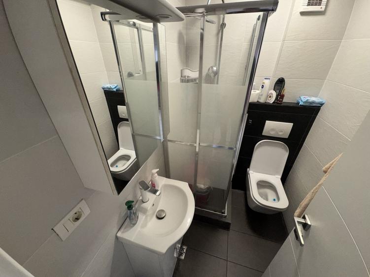 Apartament cu 3 camere semidecomandat, mobilat în Inel I