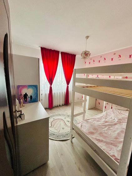 Apartament cu 3 camere decomandat în Central
