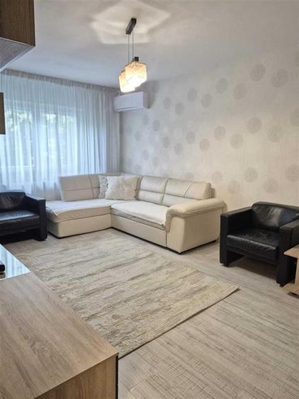 Apartament cu 3 camere decomandat în Nicolina