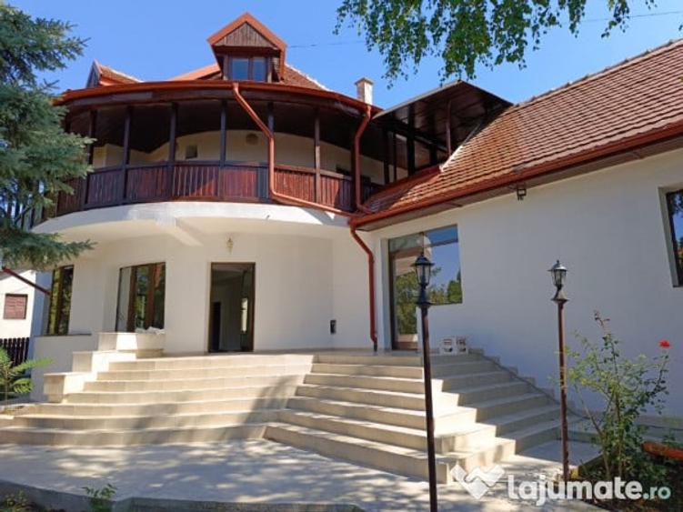 Casă cu 3 camere cu Teren 500 Mp în Central