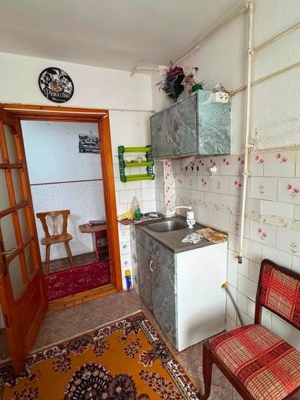 Apartament cu 2 camere semidecomandat în Piața