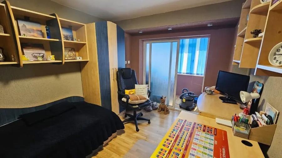 Apartament cu 4 camere decomandat în Găvana