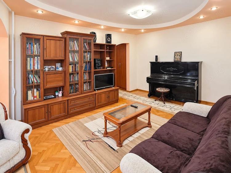 Apartament cu 2 camere decomandat în Boul Roșu