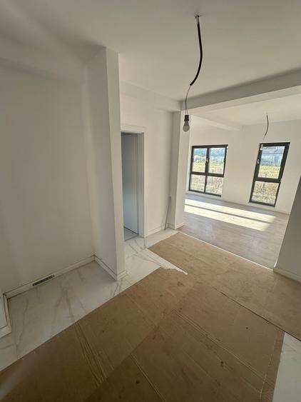 Duplex cu 5 camere cu Teren 100 Mp în Jilava