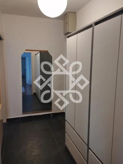 Apartament cu 3 camere semidecomandat în Rogerius