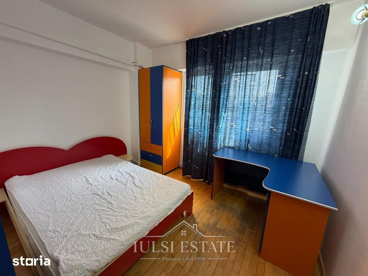 Apartament cu 3 camere decomandat în Republicii