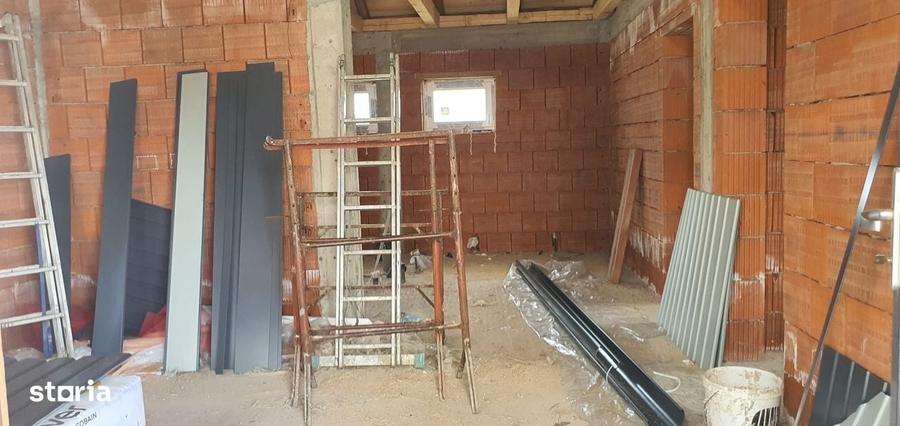 Casă cu 4 camere în Cihei