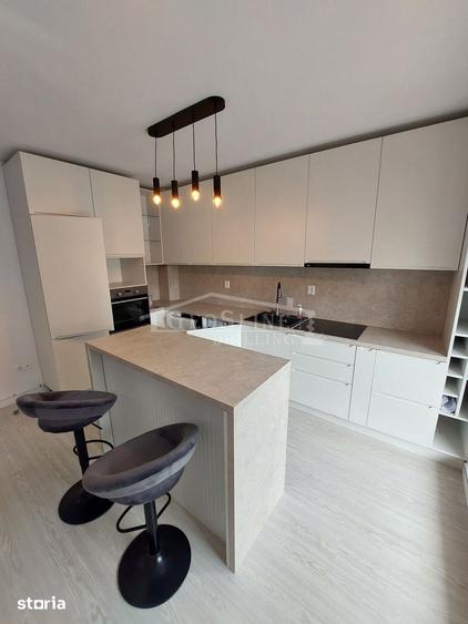 Apartament cu 3 camere decomandat în Chinteni