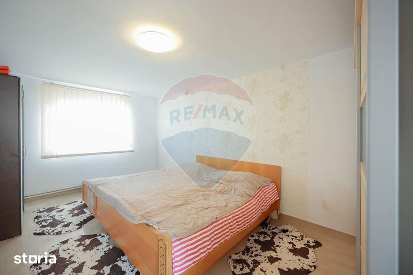 Casă cu 5 camere cu Teren 300 Mp în Sânmartin