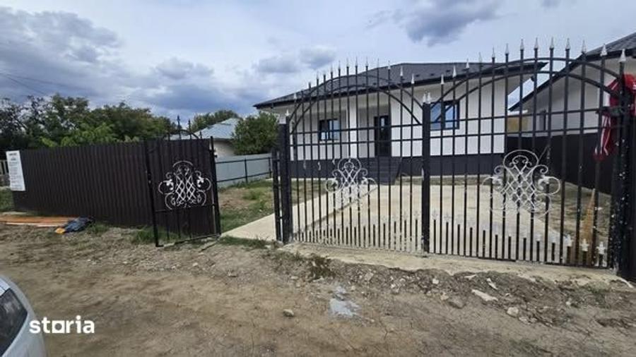 Casă cu 3 camere cu Teren 420 Mp în Holboca