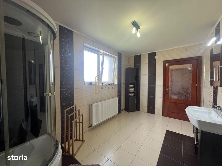 Casă cu 4 camere în Central