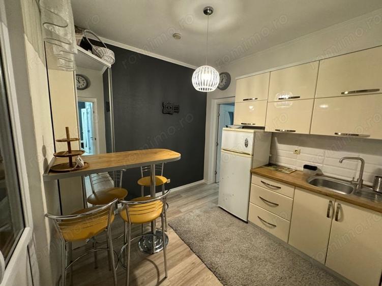 Apartament cu 2 camere decomandat în Noua