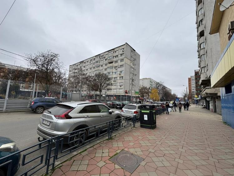 Spațiu comercial, de 52 mp, în Podu Roș