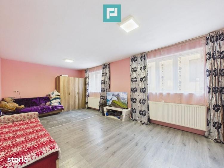 Casa P+E cu doua apartamente, zona Dragasani - 17