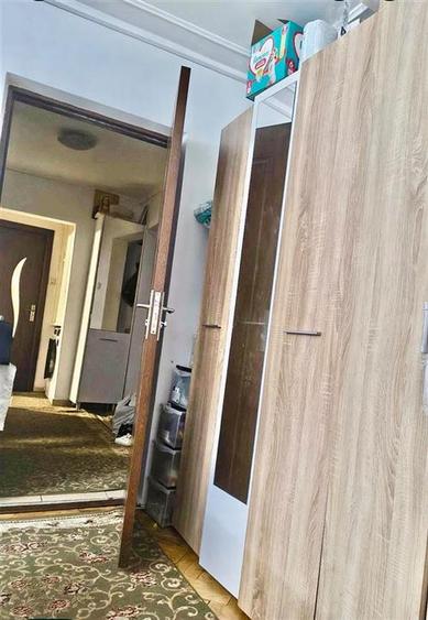 Apartament cu 3 camere decomandat în Canta