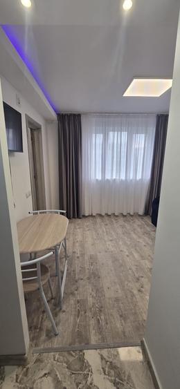 Garsonieră decomandată în Central
