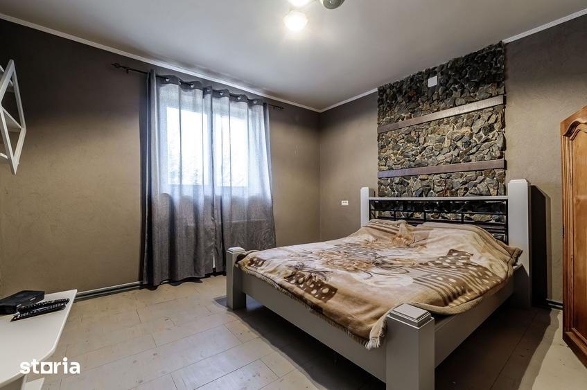 Casă cu 4 camere cu Teren 1603 Mp în Livada