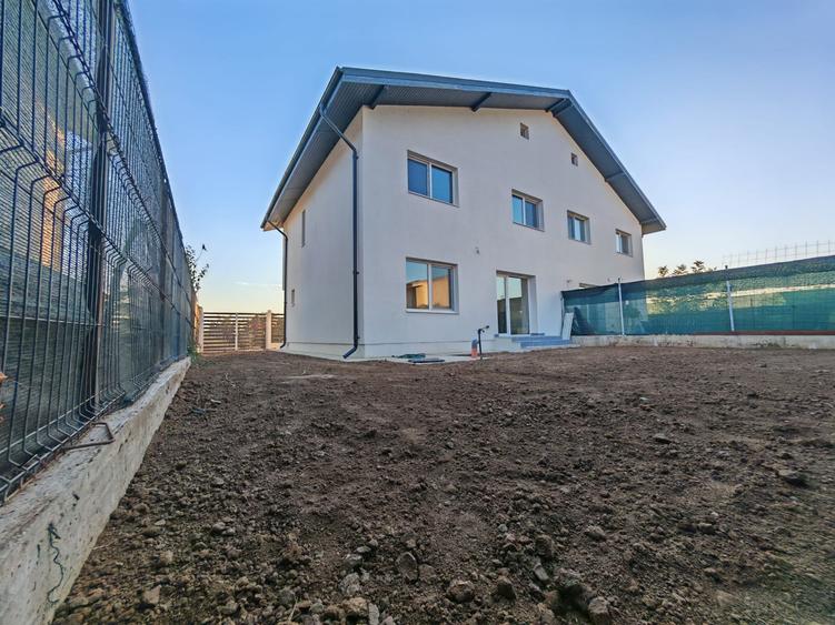 Duplex cu 3 camere cu Canalizare în Berceni