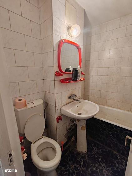 Apartament cu 2 camere decomandat în Podul de Fier