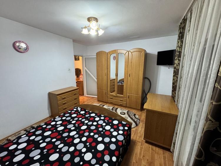 Apartament cu 2 camere semidecomandat în Valea Călugărească