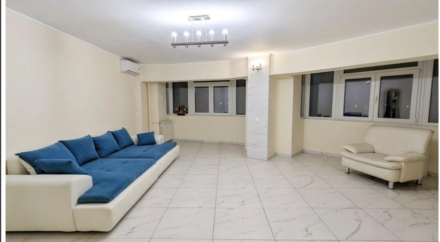 Apartament cu 2 camere decomandat, mobilat în P-ța Alba Iulia