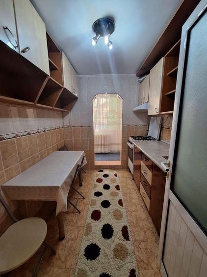 Apartament cu 2 camere decomandat, mobilat în Micro 20