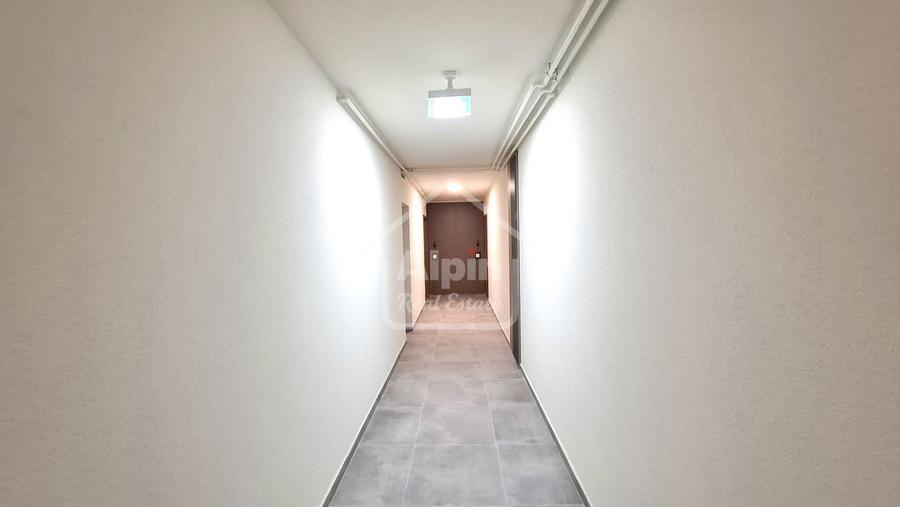 Apartament cu 2 camere decomandat în Tractorul