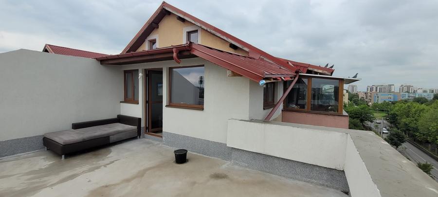 Apartament cu 4 camere decomandat în Drumul Taberei