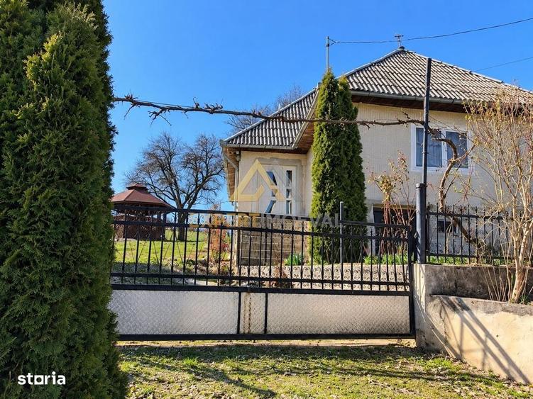 Casă cu 3 camere cu Teren 2700 Mp în Băsești