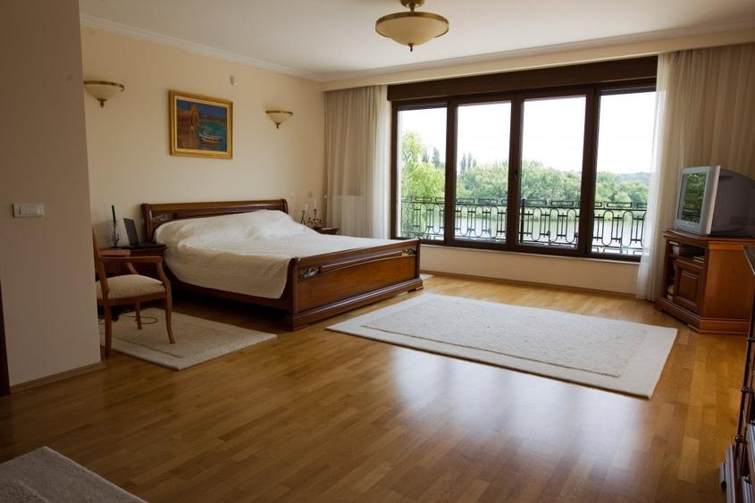 Casă individuală cu 8 camere cu Piscina în Snagov