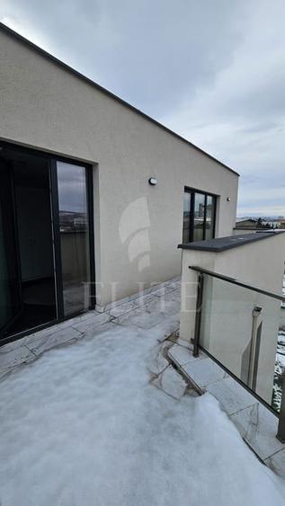 Apartament cu 3 camere semidecomandat, mobilat în Iris