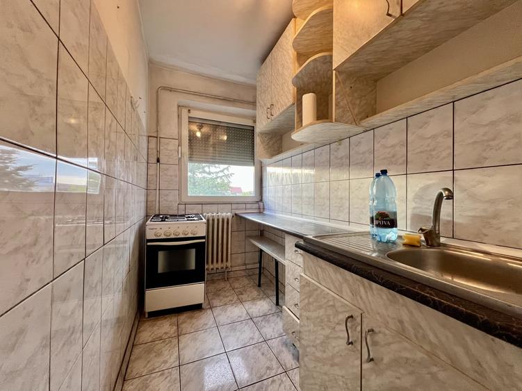 Apartament cu 2 camere nedecomandat în P-ța Doina