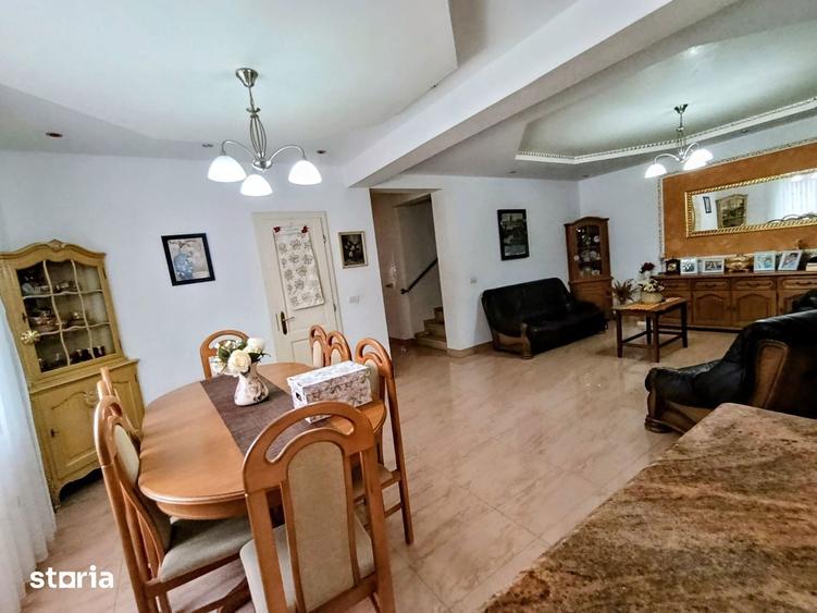 Casă cu 7 camere cu Teren 351 Mp în Șagului