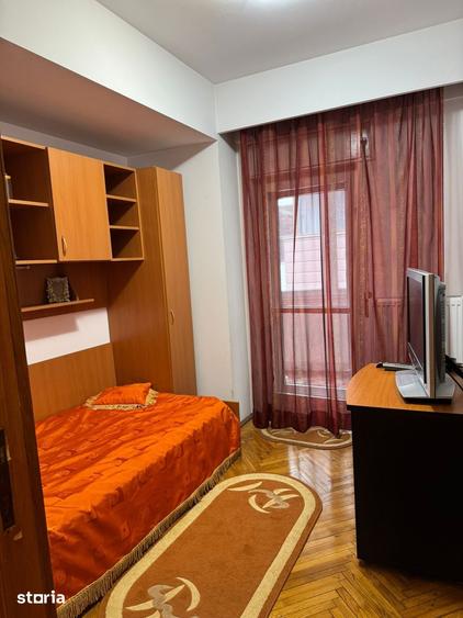 Apartament cu 3 camere în Aviatorilor