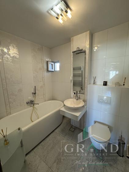 Apartament cu 3 camere decomandat, mobilat în Mărăști